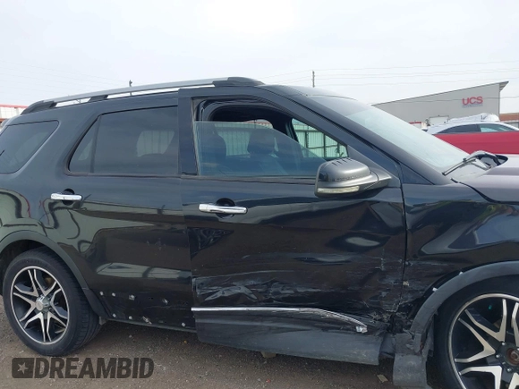 2011 Ford Explorer XLT with VIN 1FMHK7D86BGA01438, listed as a IAAI auction lot 41822223 with 207,521 mi miles and . Bid and sale history available at carsss.com. Image 14.