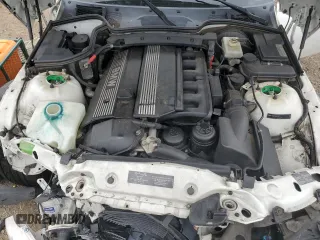 1999 BMW Z3 2.5 z VIN 4USCH9334XLF82884, wystawiony jako Copart lot #64845564 z przebiegiem 109 574 mil mil oraz Szkody całkowita. Historia ofert i sprzedaży dostępna na DreamBid. Obrazek 13.