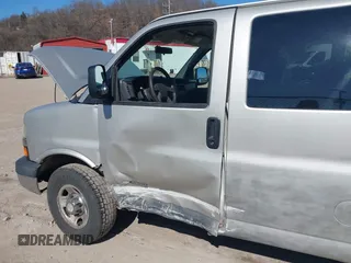 2006 Chevrolet Express Passenger с VIN 1GAHG35U961270030, выставлен на аукционе IAAI как лот 41902735 с пробегом 163 367 миль миль и . История ставок и продаж доступна на DreamBid. Изображение 6.