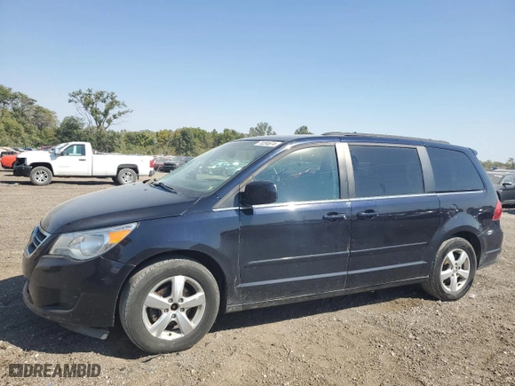2011 Volkswagen Routan SE with VIN 2V4RW3DG9BR717347, listed as a Copart auction lot 73204674 with 236,803 mi miles and Salvage Title. Bid and sale history available at carsss.com. Image 1.
