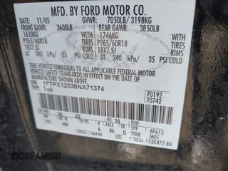 2006 Ford F-150 XLT with VIN 1FTPX12536NA71374, listed as a IAAI auction lot 42038669 with 257,323 mi miles. Bid and sale history available at carsss.com. Image 9.