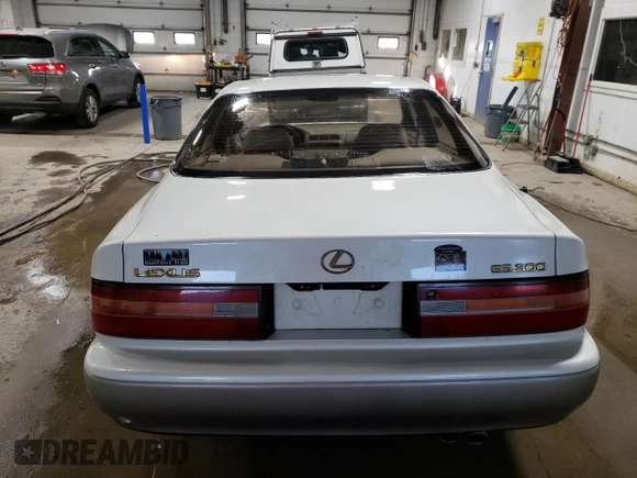 1996 Lexus ES 300 с VIN JT8BF12GXT0183837, выставлен на аукционе Copart как лот 78063524 с пробегом 233 276 миль миль и Списание • Salvage title. История ставок и продаж доступна на DreamBid. Изображение 6.
