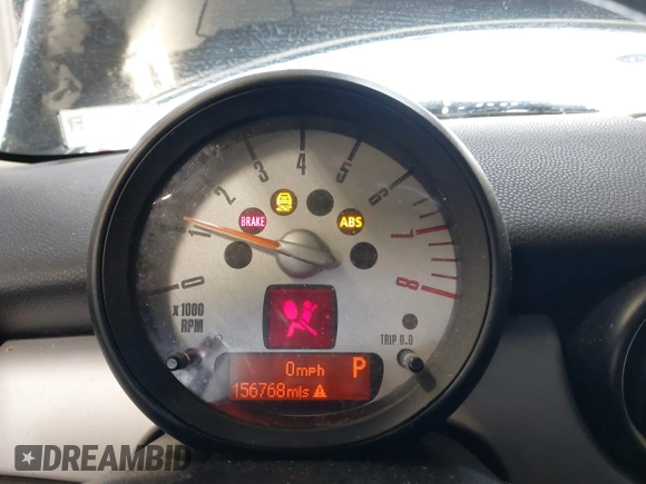 2011 MINI Clubman z VIN WMWZF3C50BT188693, wystawiony jako IAAI lot #41594216 z przebiegiem 156 768 mil mil oraz . Historia ofert i sprzedaży dostępna na DreamBid. Obrazek 7.