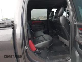 2017 Ram 1500 Rebel z VIN 1C6RR7YT0HS534465, wystawiony jako IAAI lot #41240431 z przebiegiem 125 886 mil mil oraz . Historia ofert i sprzedaży dostępna na DreamBid. Obrazek 8.