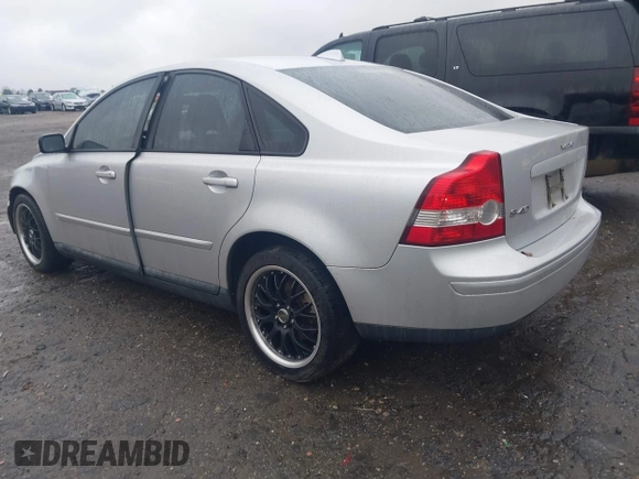 2006 Volvo S40 2.4L with VIN YV1MS382762220598, listed as a IAAI auction lot 41538927 with 115,966 mi miles. Bid and sale history available at carsss.com. Image 3.