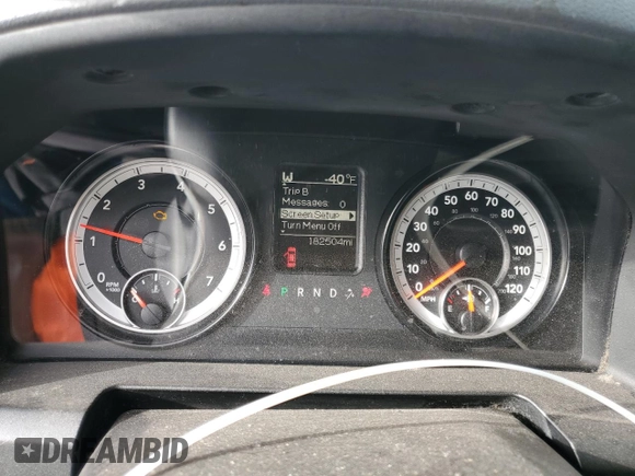 2015 Ram 1500 Tradesman z VIN 3C6JR7AT9FG581134, wystawiony jako Copart lot #49156425 z przebiegiem 182 504 mil mil oraz Szkoda całkowita • Salvage title. Historia ofert i sprzedaży dostępna na DreamBid. Obrazek 9.