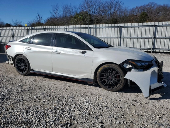 2021 Toyota Avalon TRD with VIN 4T1FZ1FB4MU068553, listed as a Copart auction lot 81767634 with 30,777 mi miles and Clean Title. Bid and sale history available at carsss.com. Image 4.