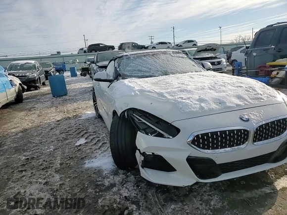 2020 BMW Z4 sDrive30i with VIN WBAHF3C05LWW81673, listed as a Copart auction lot 42257155 with 42,391 mi miles and Salvage Title. Bid and sale history available at carsss.com. Image 10.