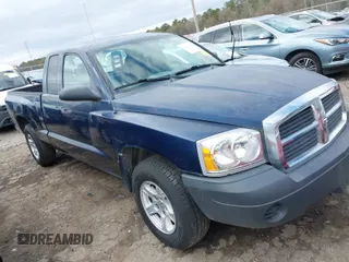 2006 Dodge Dakota ST with VIN 1D7HE22K56S620991, listed as a IAAI auction lot 41824591 with 111,310 mi miles and . Bid and sale history available at carsss.com. Image 1.
