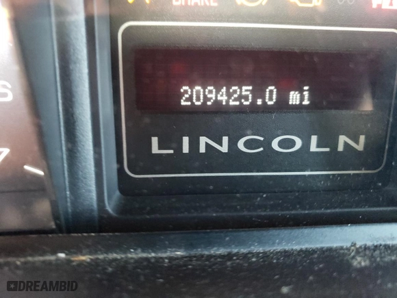 2011 Lincoln Navigator L with VIN 5LMJJ3J5XBEJ04118, listed as a Copart auction lot 50309012 with 209,425 mi miles and Non Repairable. Bid and sale history available at carsss.com. Image 8.