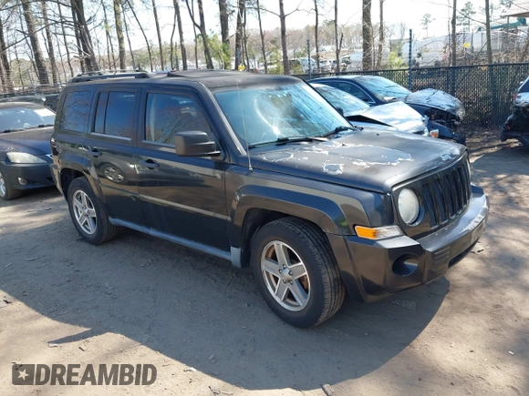 2008 Jeep Patriot Sport with VIN 1J8FT28W68D689674, listed as a IAAI auction lot 41918466 with 123,546 mi miles. Bid and sale history available at carsss.com. Image 1.