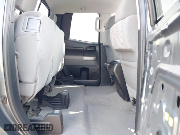 2010 Toyota Tundra z VIN 5TFUW5F13AX138105, wystawiony jako IAAI lot #41499018 z przebiegiem 295 414 mil mil oraz . Historia ofert i sprzedaży dostępna na DreamBid. Obrazek 8.