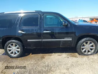 2010 GMC Yukon Denali with VIN 1GKUKEEF5AR201853, listed as a IAAI auction lot 41847258 with 205,431 mi miles. Bid and sale history available at carsss.com. Image 13.