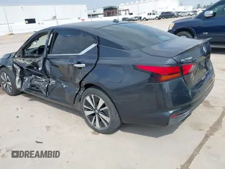 2020 Nissan Altima 2.5 SL with VIN 1N4BL4EV3LC160149, listed as a IAAI auction lot 41774085 with 106,605 mi miles. Bid and sale history available at carsss.com. Image 3.