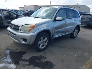 2005 Toyota RAV4 with VIN JTEHD20V150044817, listed as a IAAI auction lot 41782554 with 211,316 mi miles. Bid and sale history available at carsss.com. Image 17.