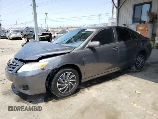 2010 Toyota Camry z VIN 4T4BF3EK5AR020808, wystawiony jako Copart lot #60366375 z przebiegiem 185 240 mil mil oraz Szkoda całkowita • Salvage title. Historia ofert i sprzedaży dostępna na DreamBid. Obrazek 1.