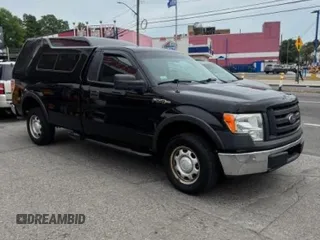 2010 Ford F-150 XL с VIN 1FTMF1CW5AKB33333, выставлен на аукционе Copart как лот 59741945 с пробегом 129 949 миль миль и Чистый • Clean title. История ставок и продаж доступна на DreamBid. Изображение 1.