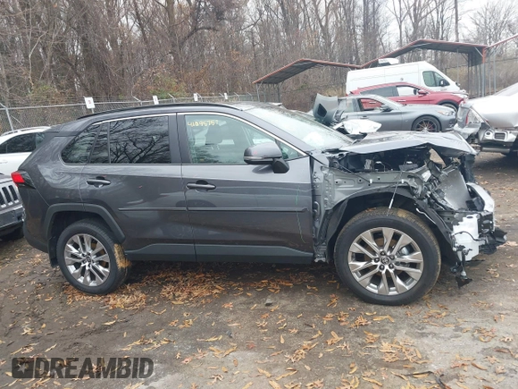 2024 Toyota RAV4 XLE Premium z VIN 2T3A1RFVXRC416172, wystawiony jako IAAI lot #41095757 z przebiegiem 13 208 mil mil oraz . Historia ofert i sprzedaży dostępna na DreamBid. Obrazek 14.