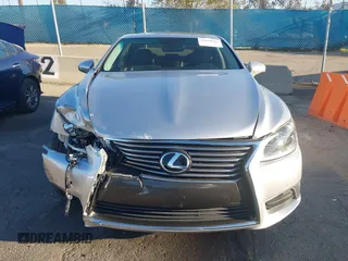 2014 Lexus LS 460 with VIN JTHBL5EF2E5132342, listed as a IAAI auction lot 41824998 with 75,301 mi miles and . Bid and sale history available at DreamBid. Image 12.