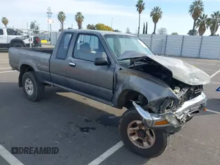 1989 Toyota Pickup с VIN JT4RN13S9K0003042, выставлен на аукционе IAAI как лот 41827042 с пробегом 347 063 миль миль и . История ставок и продаж доступна на DreamBid. Изображение 1.
