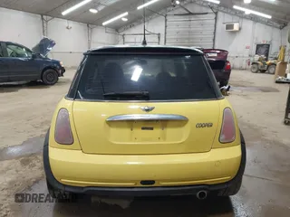 2005 MINI Hardtop with VIN WMWRC33595TJ70125, listed as a IAAI auction lot 42039711 with 178,091 mi miles and . Bid and sale history available at DreamBid. Image 16.