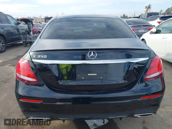 2020 Mercedes-Benz E 350 с VIN W1KZF8DB7LA832522, выставлен на аукционе IAAI как лот 41912241 с пробегом 31 203 миль миль и . История ставок и продаж доступна на DreamBid. Изображение 17.