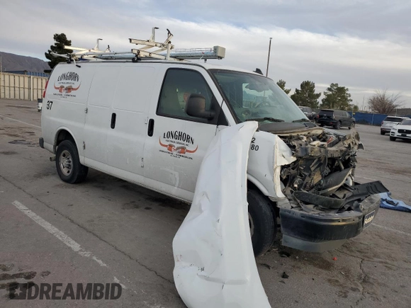 2021 Chevrolet Express Cargo z VIN 1GCWGAFP5M1251810, wystawiony jako Copart lot #43169785 z przebiegiem 57 200 mil mil oraz Szkoda całkowita • Salvage title. Historia ofert i sprzedaży dostępna na DreamBid. Obrazek 4.