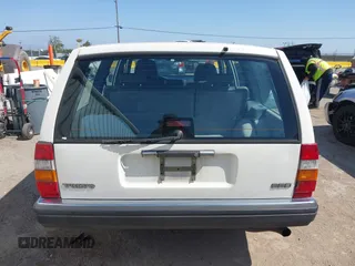 1993 Volvo 960 z VIN YV1KW9517P0010929, wystawiony jako IAAI lot #42159784 z przebiegiem 246 735 mil mil oraz . Historia ofert i sprzedaży dostępna na DreamBid. Obrazek 16.