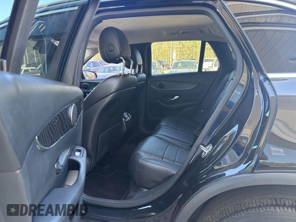 2016 Mercedes-Benz GLC with VIN WDC0G4JB8GF092625, listed as a IAAI auction lot 42171677 with 110,332 mi miles. Bid and sale history available at carsss.com. Image 8.