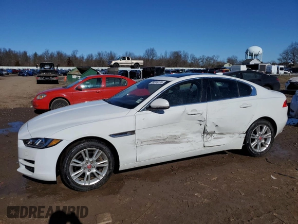 2019 Jaguar XE 25t Premium with VIN SAJAJ4FX2KCP45087, listed as a Copart auction lot 39395124 with 34,035 mi miles. Bid and sale history available at carsss.com. Image 1.