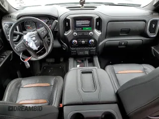 2021 GMC Sierra 3500HD AT4 z VIN 1GT49VEYXMF124749, wystawiony jako Copart lot #69328184 z przebiegiem 79 678 mil mil oraz Szkody całkowita. Historia ofert i sprzedaży dostępna na DreamBid. Obrazek 8.