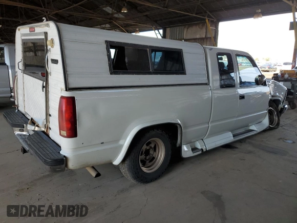 1994 GMC Sierra 1500 with VIN 1GDEC19K8RE532146, listed as a Copart auction lot 52120825 with 232,171 mi miles and Salvage Title. Bid and sale history available at DreamBid. Image 3.