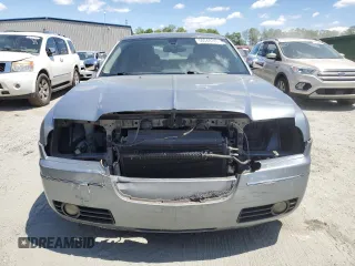 2007 Chrysler 300 Touring z VIN 2C3KA53G07H833643, wystawiony jako Copart lot #56048745 z przebiegiem 191 871 mil mil oraz Szkoda całkowita • Salvage title. Historia ofert i sprzedaży dostępna na DreamBid. Obrazek 5.