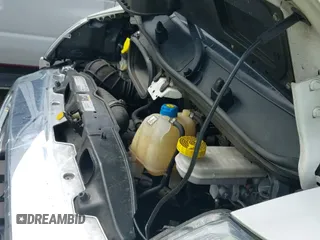 2019 Ram ProMaster Cargo z VIN 3C6URVJG7KE543895, wystawiony jako IAAI lot #41524135 z przebiegiem 93 150 mil mil oraz . Historia ofert i sprzedaży dostępna na DreamBid. Obrazek 19.