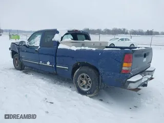 2001 Chevrolet Silverado 1500 LS with VIN 2GCEC19V111308544, listed as a IAAI auction lot 41568621 with 391,412 mi miles. Bid and sale history available at carsss.com. Image 3.