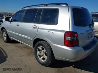 2007 Toyota Highlander with VIN JTEGD21A370167335, listed as a IAAI auction lot 41838715 with 328,281 mi miles. Bid and sale history available at carsss.com. Image 3.
