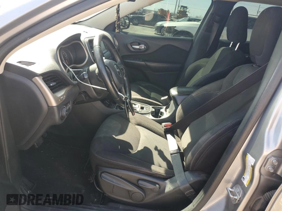 2016 Jeep Cherokee Altitude with VIN 1C4PJLCB0GW338774, listed as a Copart auction lot 50531685 with 163,351 mi miles and Salvage title. Bid and sale history available at DreamBid. Image 7.