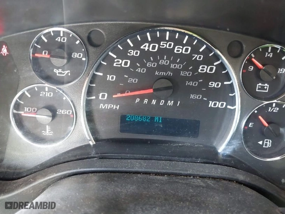 2011 Chevrolet Express Cargo Van with VIN 1GCWGFBA2B1105523, listed as a IAAI auction lot 39967800 with 208,682 mi miles. Bid and sale history available at carsss.com. Image 7.