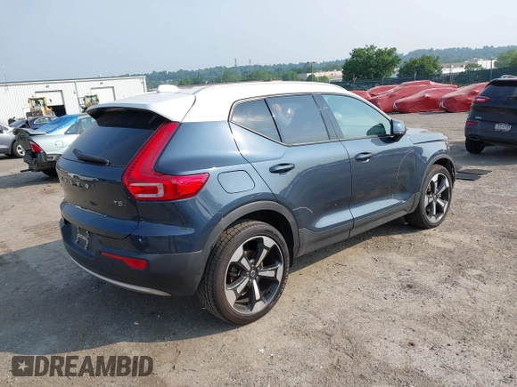 2021 Volvo XC40 Momentum with VIN YV4162UK1M2464500, listed as a IAAI auction lot 42504680 with 29,130 mi miles and . Bid and sale history available at DreamBid. Image 4.