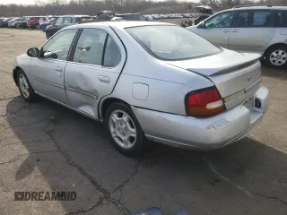 2000 Nissan Altima GXE with VIN 1N4DL01A4YC137166, listed as a Copart auction lot 50059335 with 113,740 mi miles and Salvage Title. Bid and sale history available at carsss.com. Image 2.