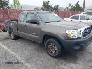 2009 Toyota Tacoma with VIN 5TETX22N29Z596366, listed as a IAAI auction lot 41892242 with 204,915 mi miles. Bid and sale history available at carsss.com. Image 1.