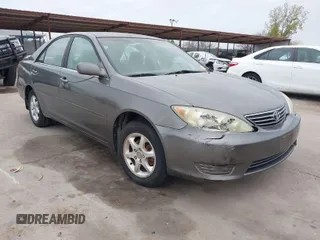 2005 Toyota Camry STD z VIN 4T1BE32KX5U551994, wystawiony jako IAAI lot #41254908 z przebiegiem 167 763 mil mil oraz . Historia ofert i sprzedaży dostępna na DreamBid. Obrazek 1.