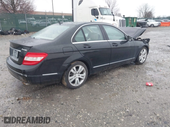 2011 Mercedes-Benz C 300 Sport z VIN WDDGF8BB4BR173695, wystawiony jako IAAI lot #41863191 z przebiegiem 84 165 mil mil oraz . Historia ofert i sprzedaży dostępna na DreamBid. Obrazek 4.
