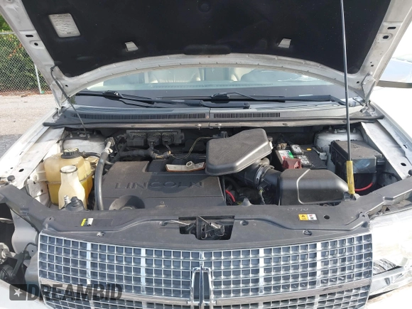 2008 Lincoln MKX with VIN 2LMDU68C98BJ40078, listed as a IAAI auction lot 41910778 with 213,209 mi miles. Bid and sale history available at carsss.com. Image 10.