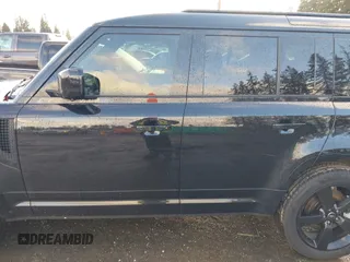 2022 Land Rover Defender X-Dynamic HSE z VIN SALE37RUXN2092086, wystawiony jako IAAI lot #41152865 z przebiegiem 17 756 mil mil oraz . Historia ofert i sprzedaży dostępna na DreamBid. Obrazek 14.