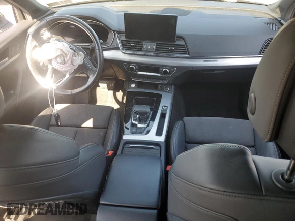2021 Audi Q5 Premium Plus with VIN WA1E2AFY4M2043666, listed as a Copart auction lot 62084685 with 49,000 mi miles and Salvage title. Bid and sale history available at DreamBid. Image 8.