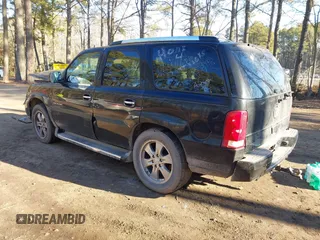 2006 Cadillac Escalade z VIN 1GYEK63N26R131245, wystawiony jako IAAI lot #41355286 z przebiegiem 247 558 mil mil oraz . Historia ofert i sprzedaży dostępna na DreamBid. Obrazek 3.