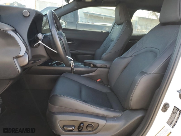 2023 Lexus UX with VIN JTHB6JBH1P2158618, listed as a Copart auction lot 81718224 with 31646 miles and Salvage Title. Bid and sale history available at carsss.com. Image 7.