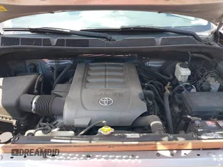 2010 Toyota Tundra z VIN 5TFUW5F16AX119032, wystawiony jako IAAI lot #42442454 z przebiegiem 221 804 mil mil oraz . Historia ofert i sprzedaży dostępna na DreamBid. Obrazek 10.