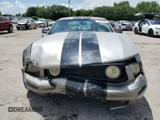 2008 Ford Mustang Deluxe with VIN 1ZVHT80N985139981, listed as a Copart auction lot 62411995 with 235,999 mi miles and Salvage title. Bid and sale history available at DreamBid. Image 5.